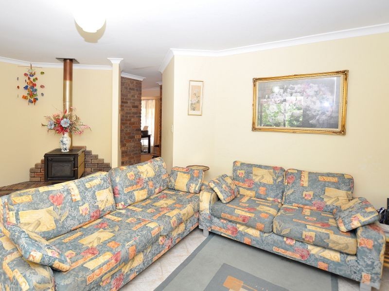 4 Mario Court, Lesmurdie WA 6076