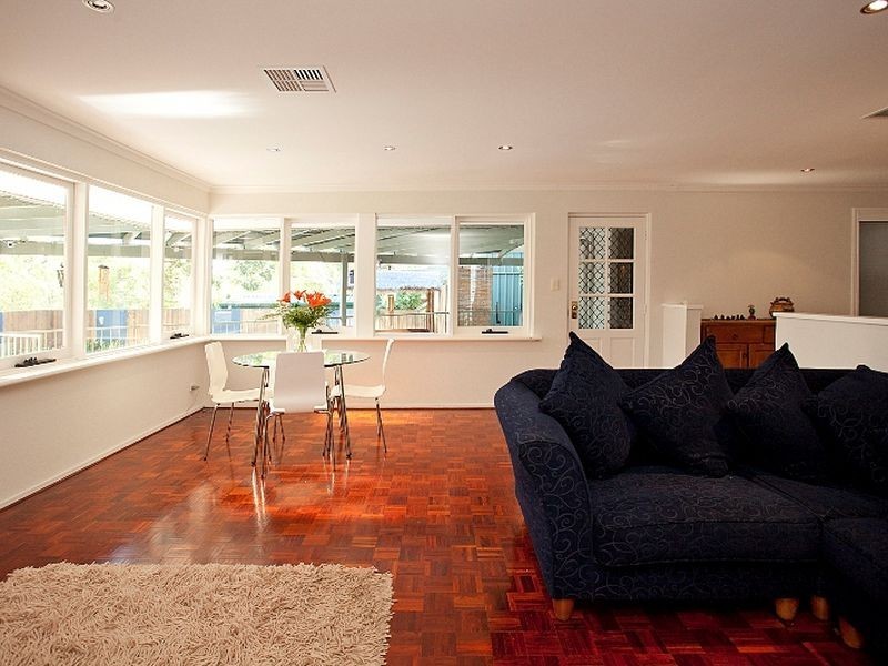 28 Albert Road, Lesmurdie WA 6076