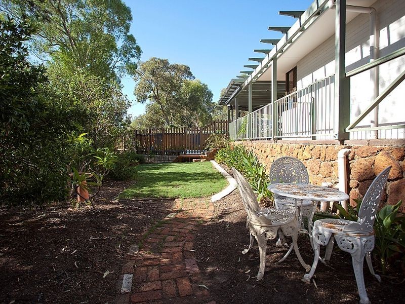 28 Albert Road, Lesmurdie WA 6076