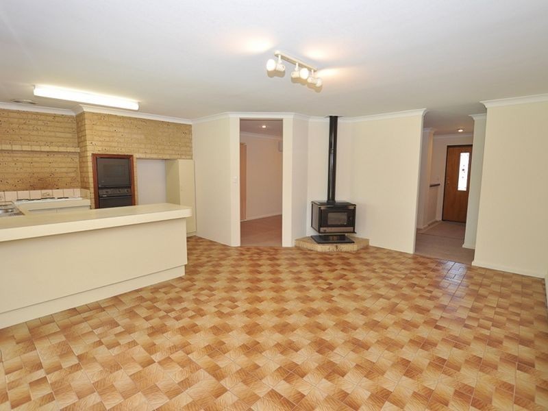 21 Walker Crescent, High Wycombe WA 6057