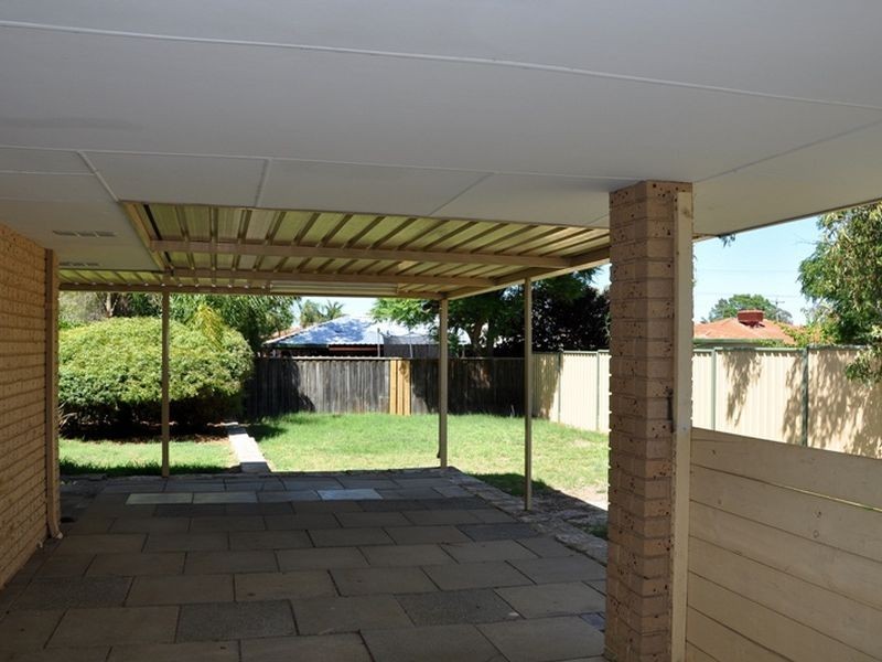 21 Walker Crescent, High Wycombe WA 6057