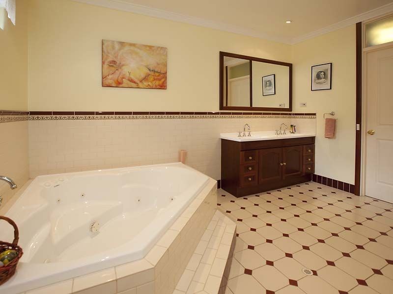 3 Wilson Place, Gooseberry Hill WA 6076