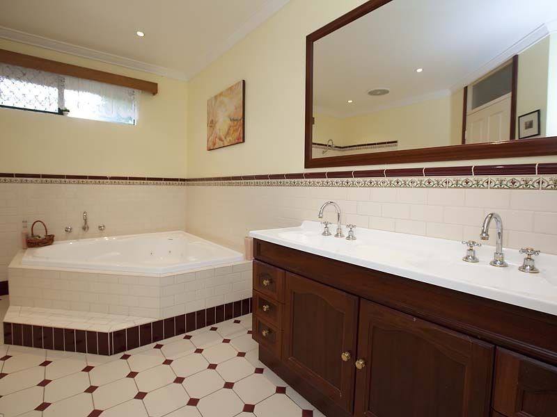 3 Wilson Place, Gooseberry Hill WA 6076