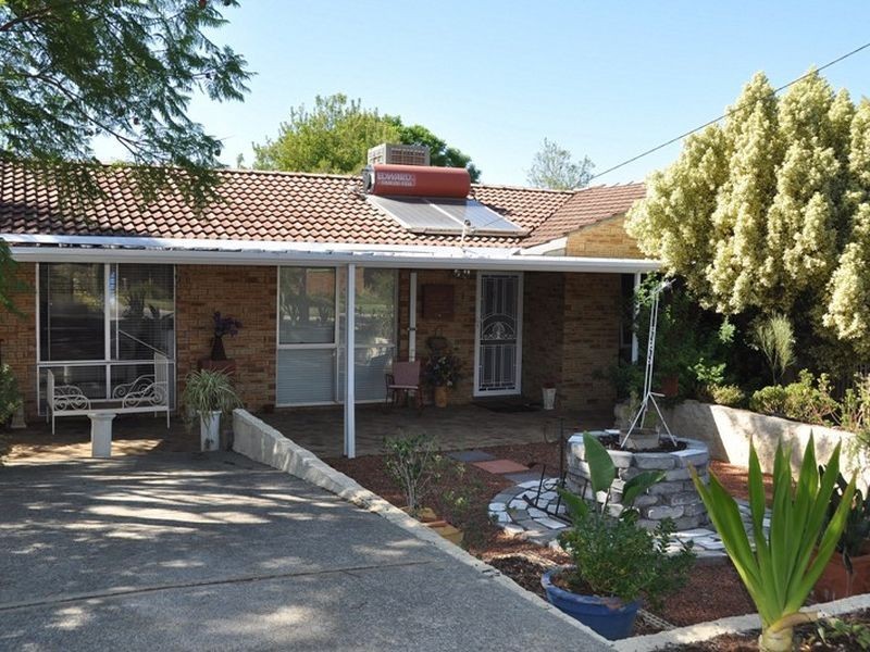 1 Berberis Way, Forrestfield WA 6058