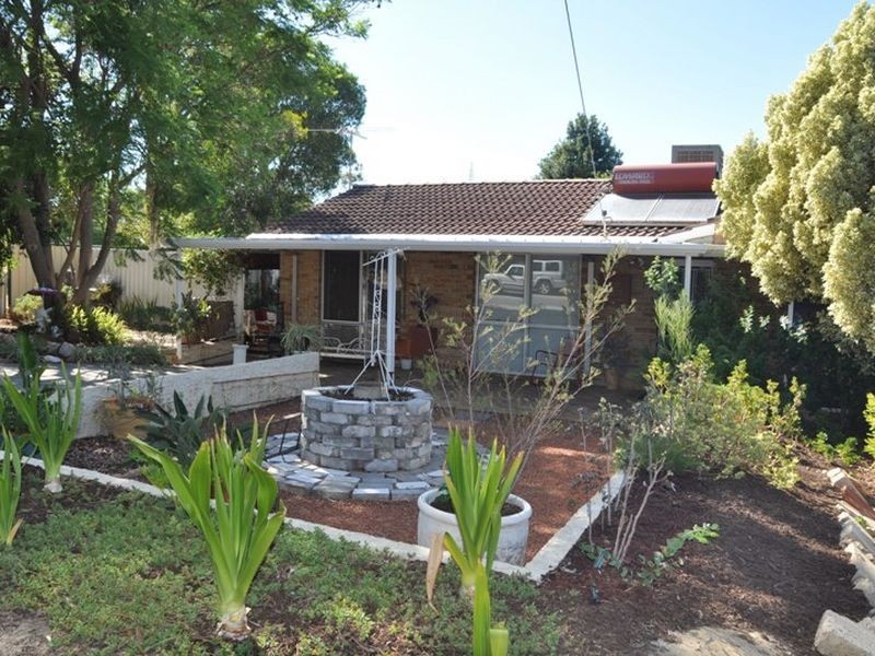1 Berberis Way, Forrestfield WA 6058