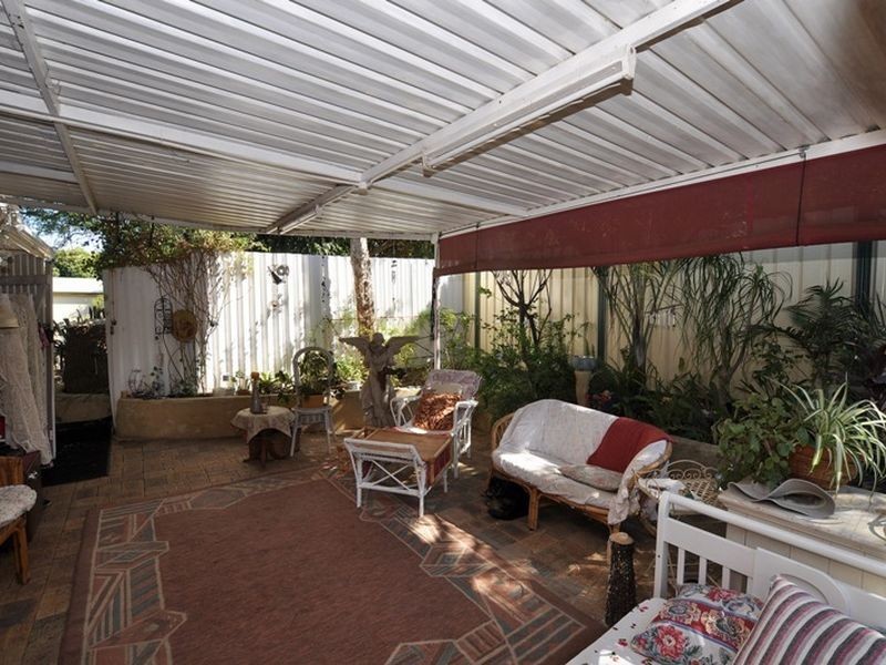 1 Berberis Way, Forrestfield WA 6058