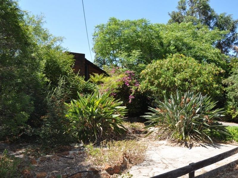 153 Canning Road, Kalamunda WA 6076