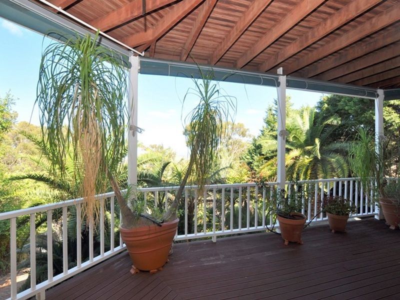 10 Walbeck Road, Kalamunda WA 6076