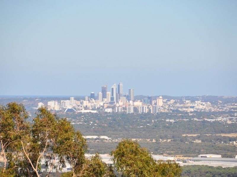 10 Walbeck Road, Kalamunda WA 6076