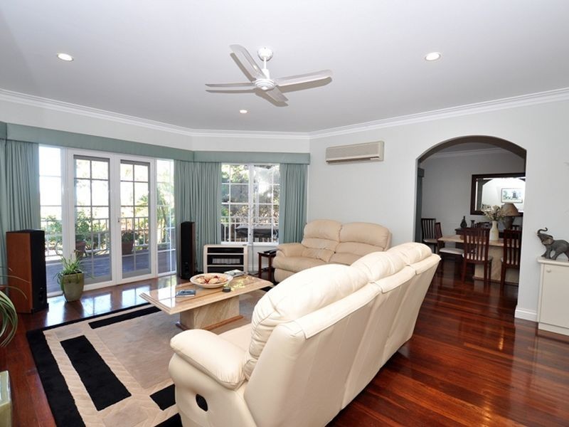 10 Walbeck Road, Kalamunda WA 6076