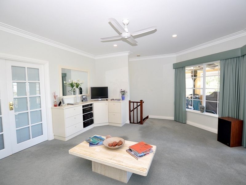 10 Walbeck Road, Kalamunda WA 6076