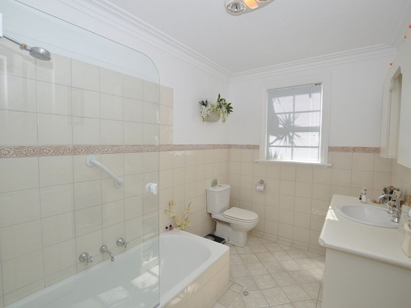 10 Walbeck Road, Kalamunda WA 6076