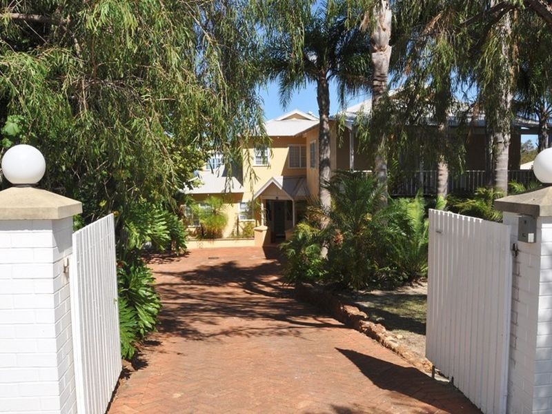 10 Walbeck Road, Kalamunda WA 6076