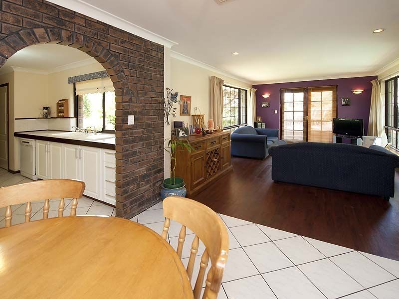 7 Schmitt Road, Kalamunda WA 6076