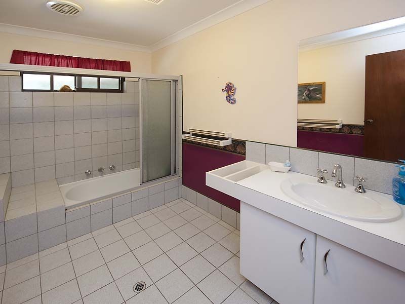 7 Schmitt Road, Kalamunda WA 6076