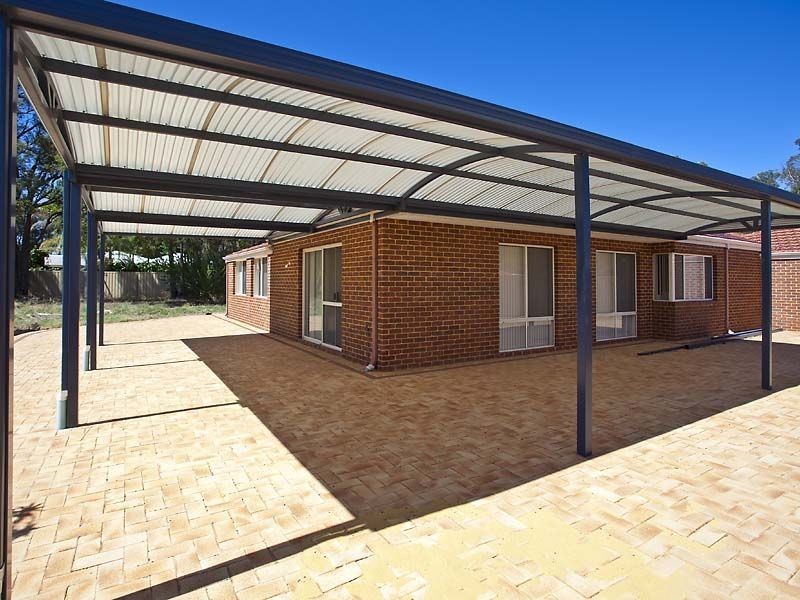 15 Wood Court, Lesmurdie WA 6076