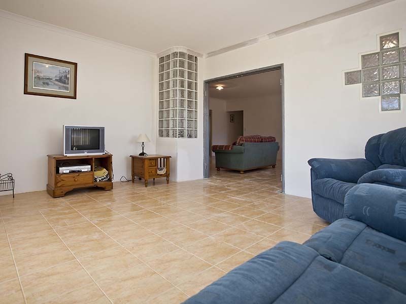 15 Wood Court, Lesmurdie WA 6076