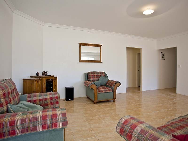 15 Wood Court, Lesmurdie WA 6076