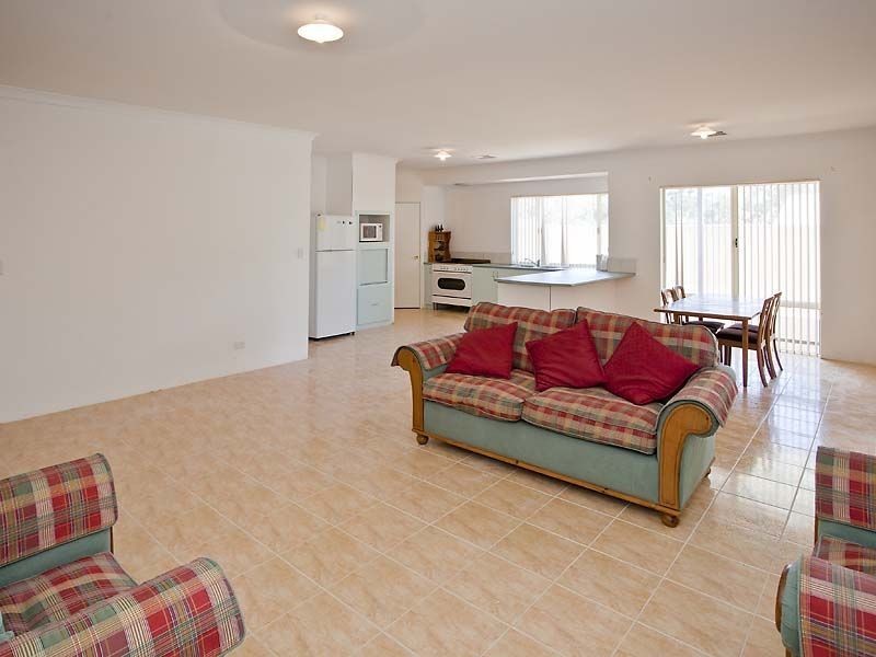 15 Wood Court, Lesmurdie WA 6076