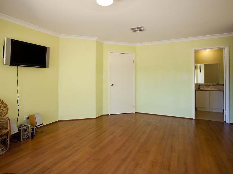 15 Wood Court, Lesmurdie WA 6076