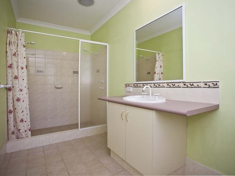 15 Wood Court, Lesmurdie WA 6076