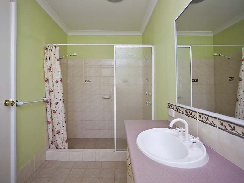 15 Wood Court, Lesmurdie WA 6076