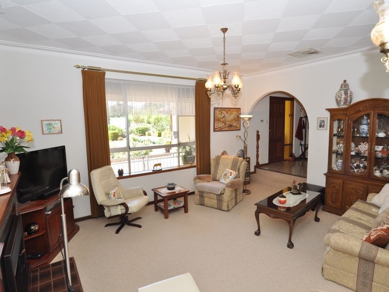 17 Kalamunda Road, Kalamunda WA 6076