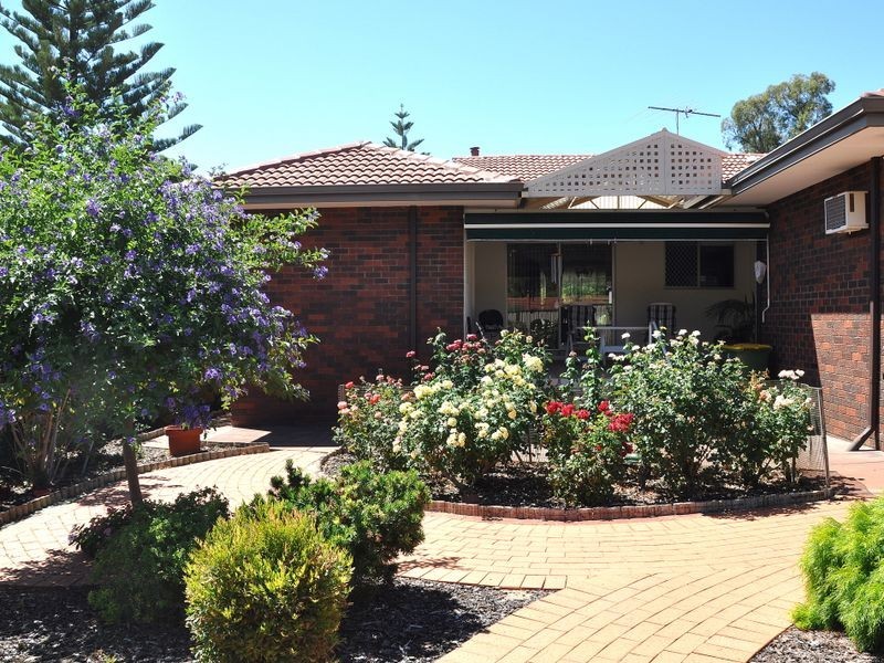 17 Kalamunda Road, Kalamunda WA 6076