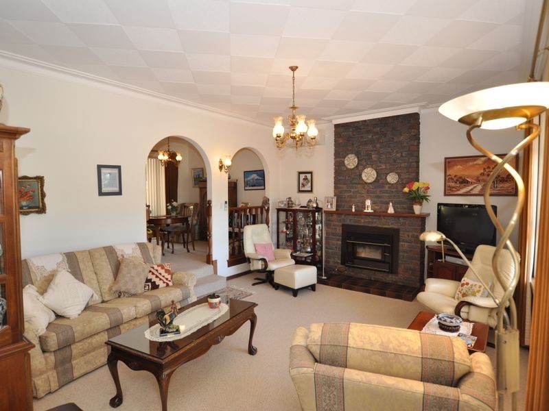 17 Kalamunda Road, Kalamunda WA 6076