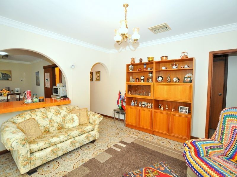 17 Kalamunda Road, Kalamunda WA 6076