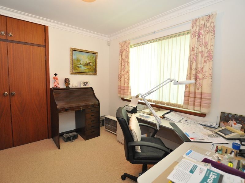 17 Kalamunda Road, Kalamunda WA 6076