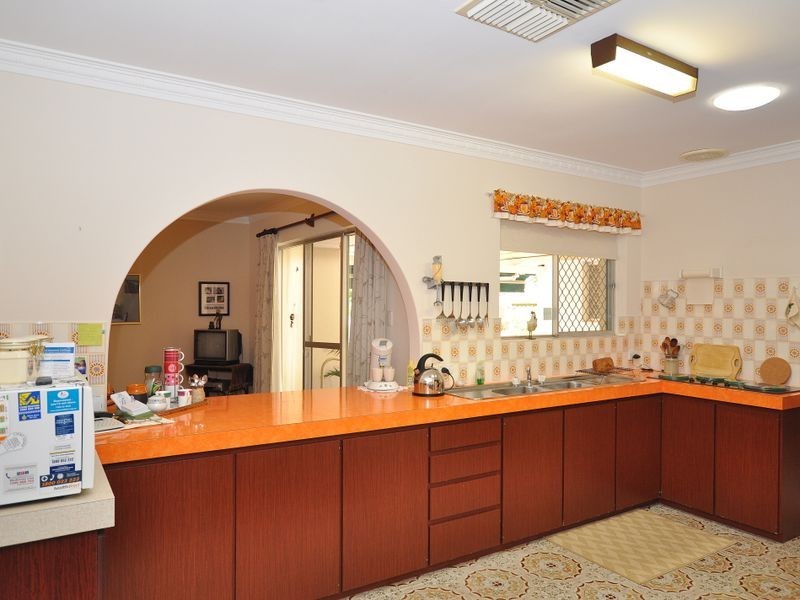 17 Kalamunda Road, Kalamunda WA 6076