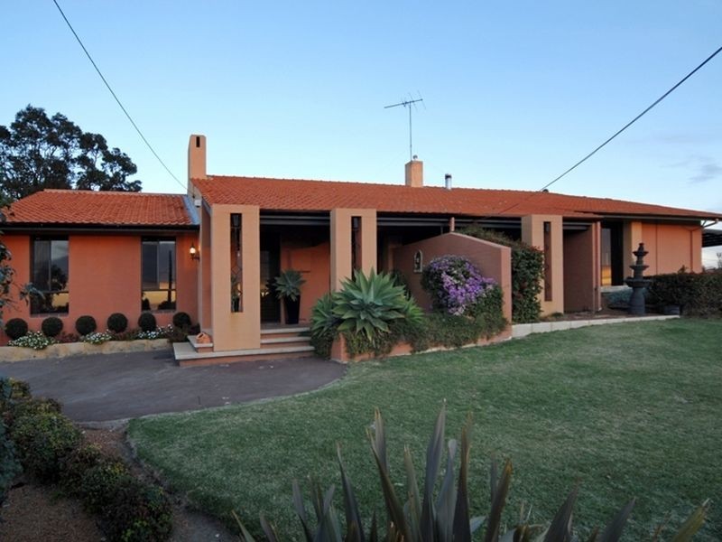 6 Maxine Court, Lesmurdie WA 6076