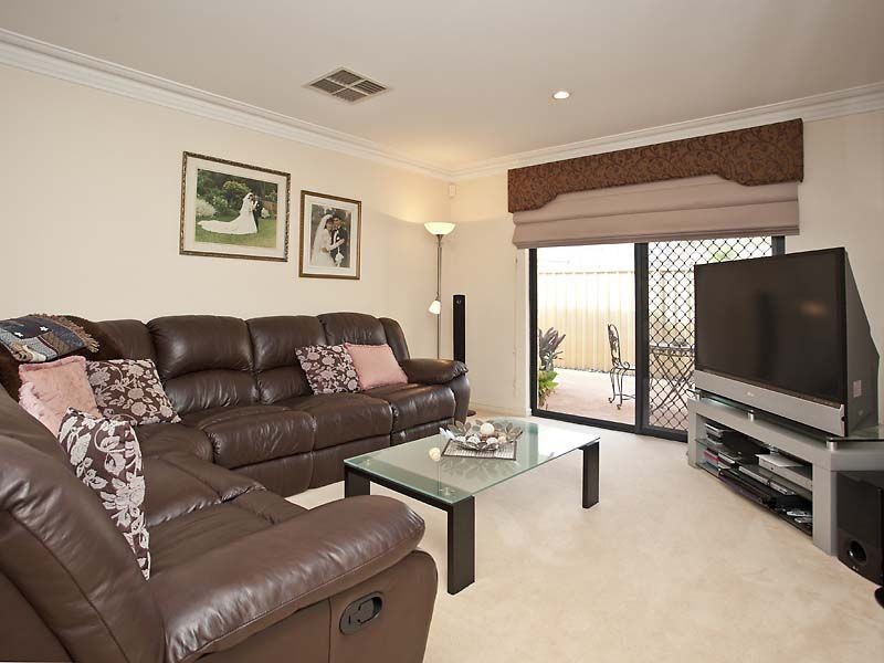 17 Cupello Drive, Swan View WA 6056