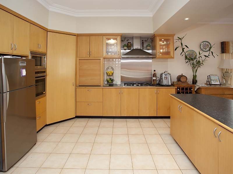 17 Cupello Drive, Swan View WA 6056