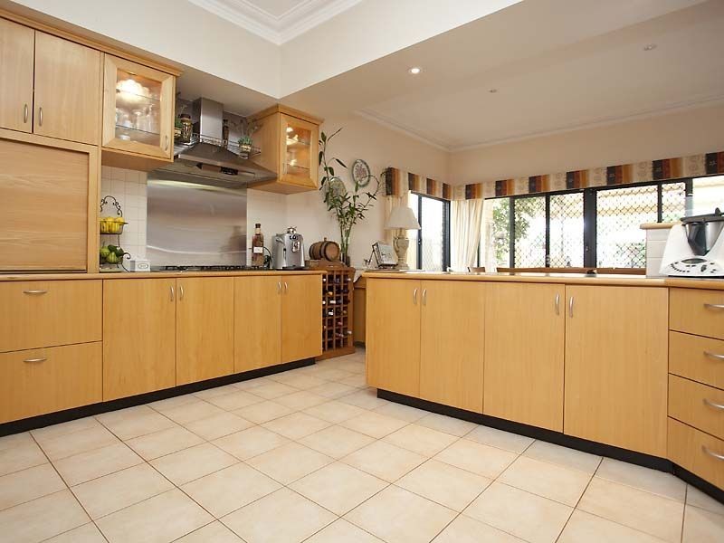 17 Cupello Drive, Swan View WA 6056