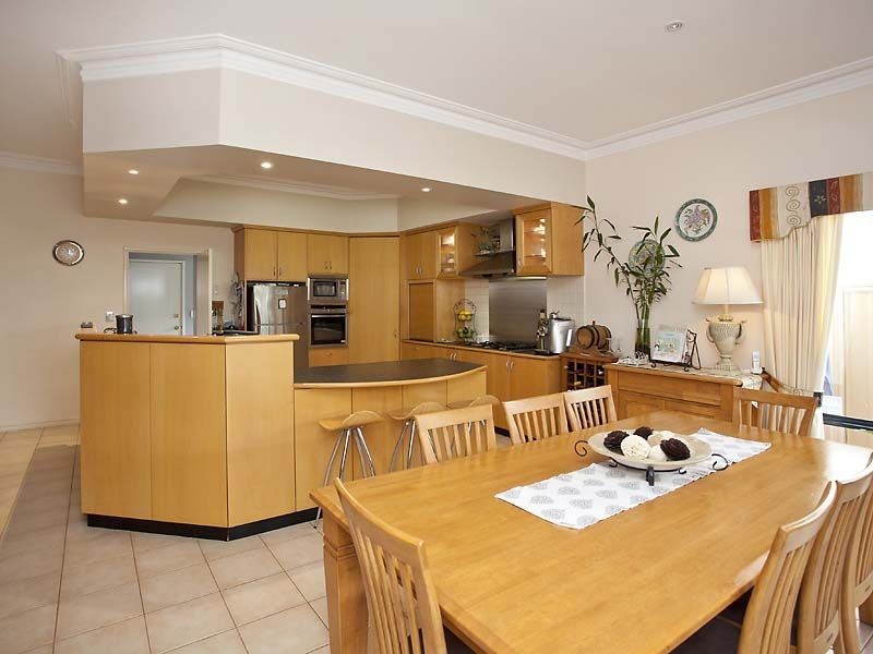 17 Cupello Drive, Swan View WA 6056