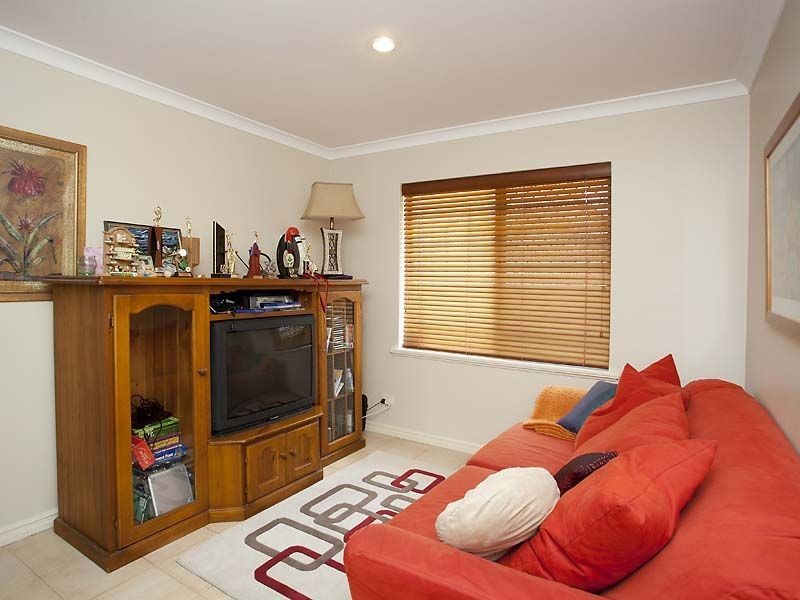 17 Cupello Drive, Swan View WA 6056