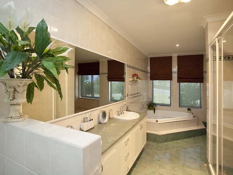 17 Cupello Drive, Swan View WA 6056