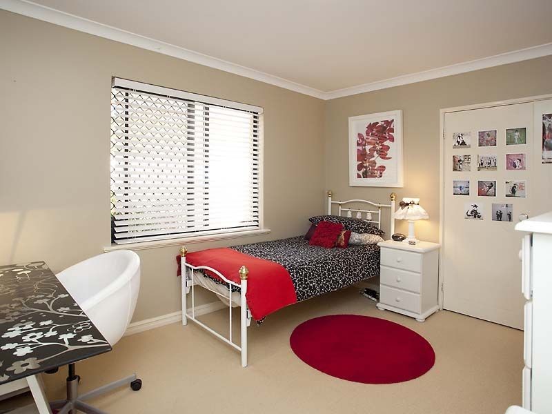 17 Cupello Drive, Swan View WA 6056