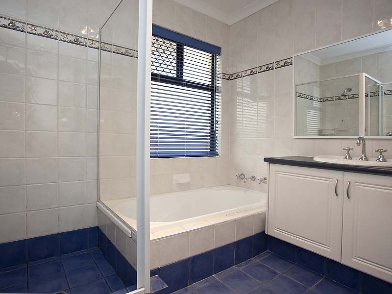 17 Cupello Drive, Swan View WA 6056