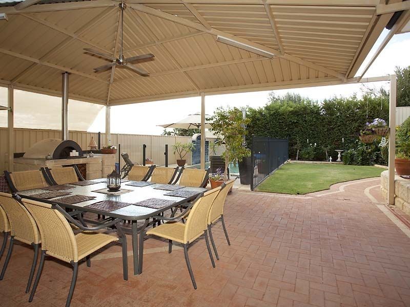 17 Cupello Drive, Swan View WA 6056