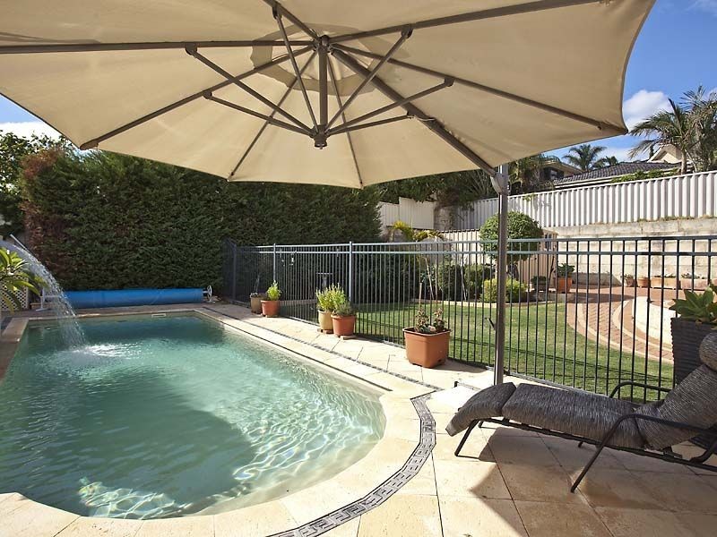 17 Cupello Drive, Swan View WA 6056
