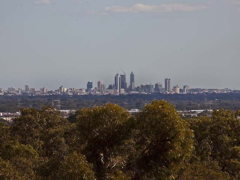 17 Cupello Drive, Swan View WA 6056