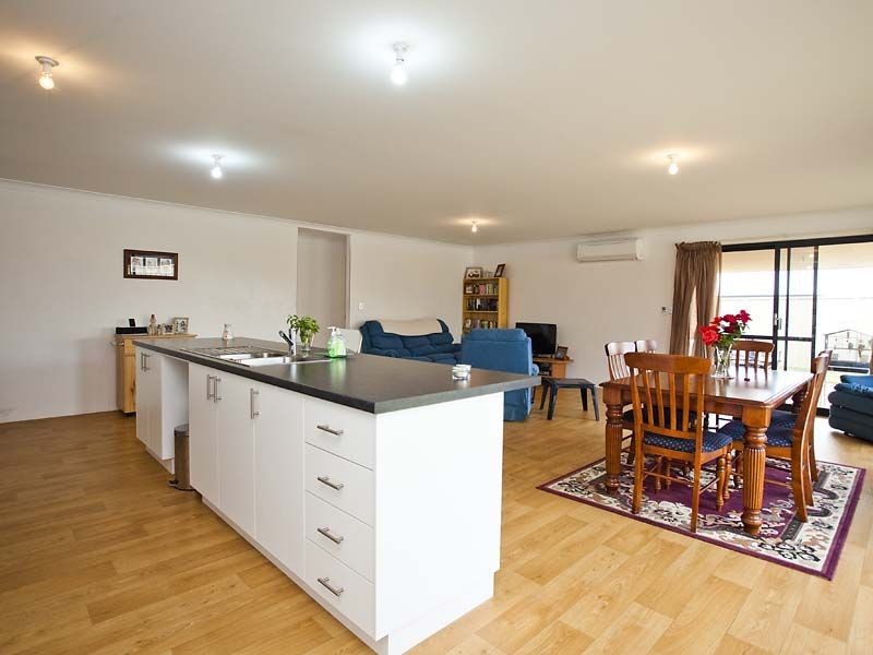 7 Agraulia Court, High Wycombe WA 6057