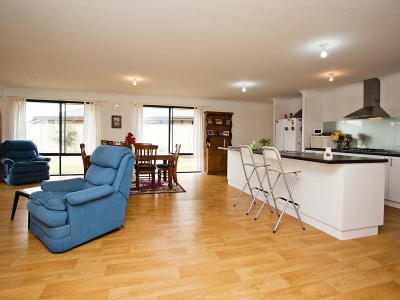 7 Agraulia Court, High Wycombe WA 6057