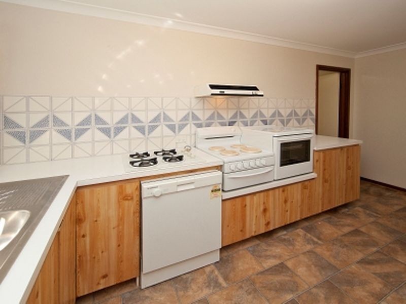 4/8 Shakespeare Road, Kalamunda WA 6076