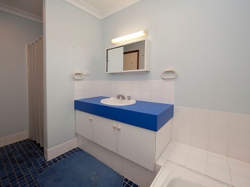 4/8 Shakespeare Road, Kalamunda WA 6076