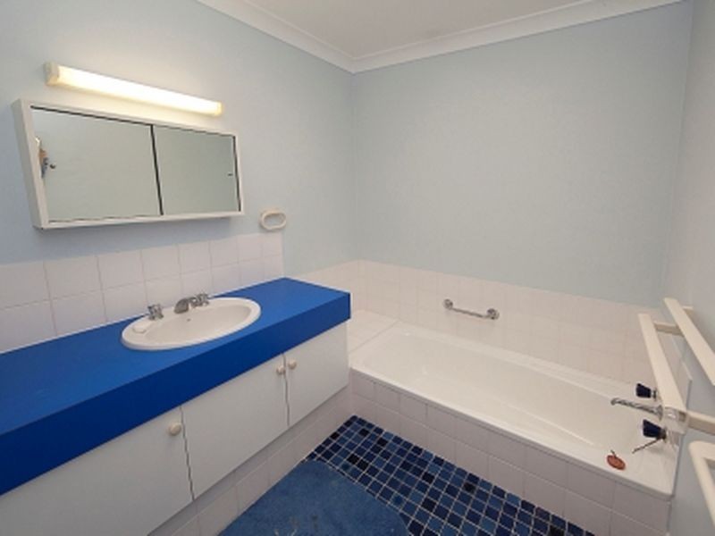 4/8 Shakespeare Road, Kalamunda WA 6076