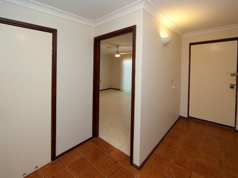 4/8 Shakespeare Road, Kalamunda WA 6076